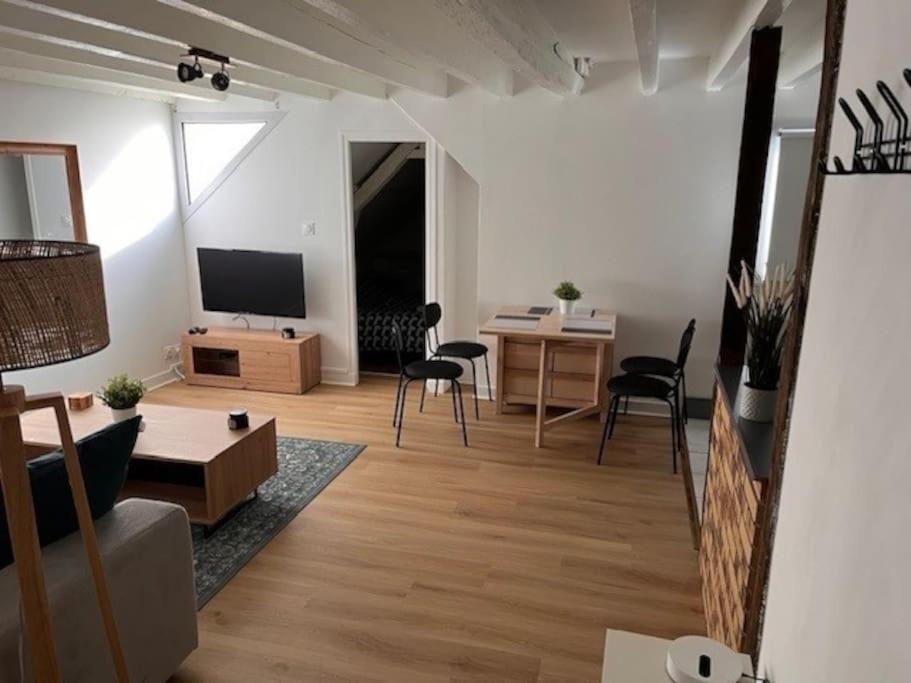Appartement Calme Entre Ville Et Circuit Le Mans Exterior foto